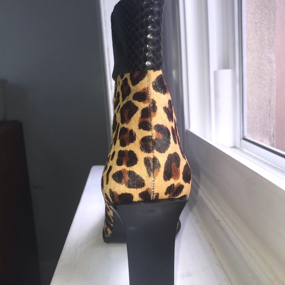 Gorgeous faux fur ankle boots. Would be complimentary with any outfit. - Picture 7 of 8